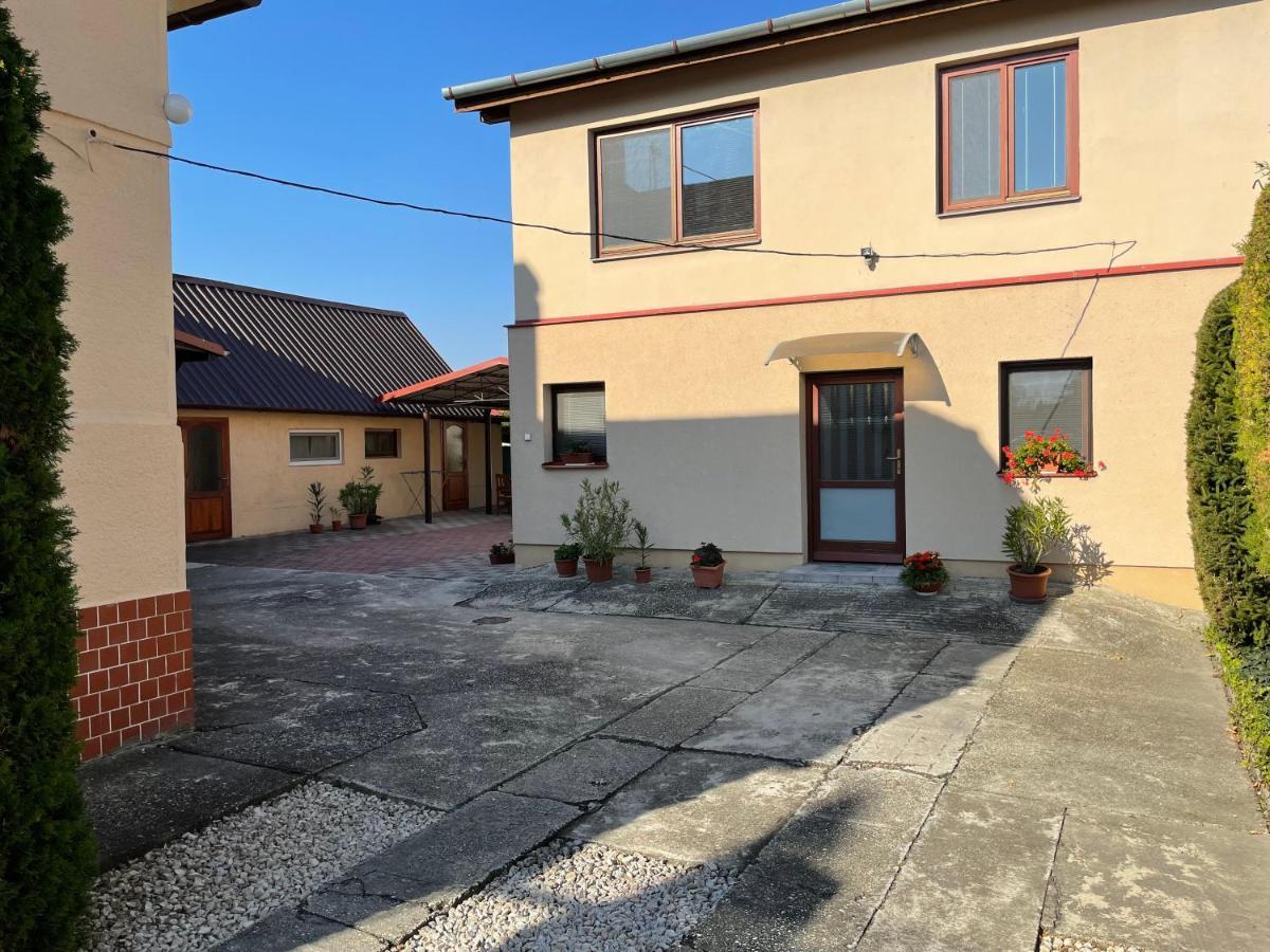 Apartmany Forro Rybarska Velky Meder Luaran gambar